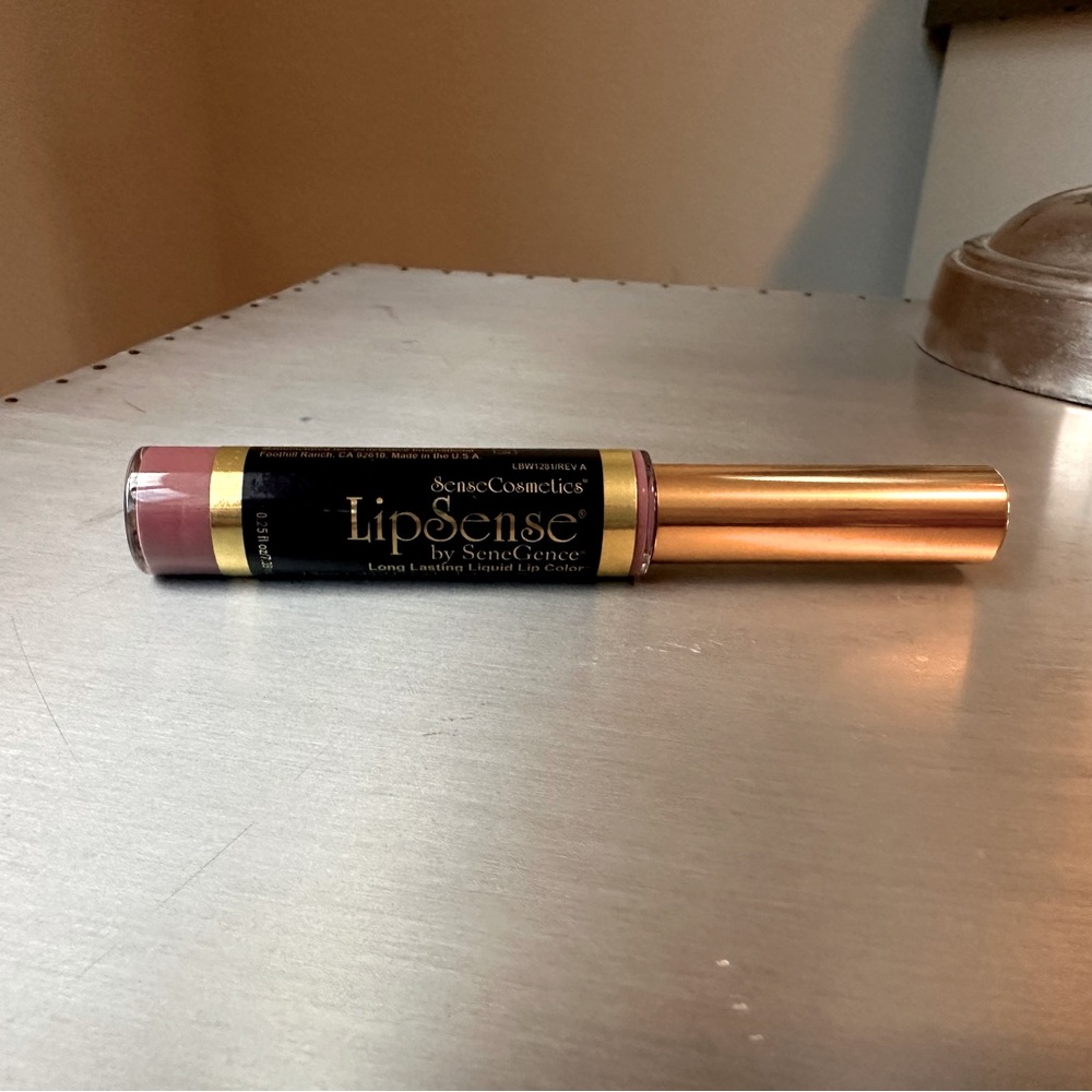 LipSense by SeneGence Long Lasting Lip Color .25 fl. oz./7.5 mL. Giddy Up
